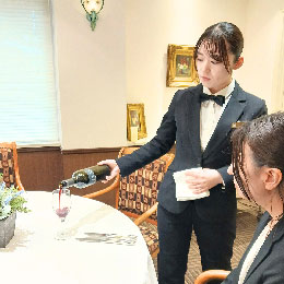 サービススタッフ<br>(宴会配膳)